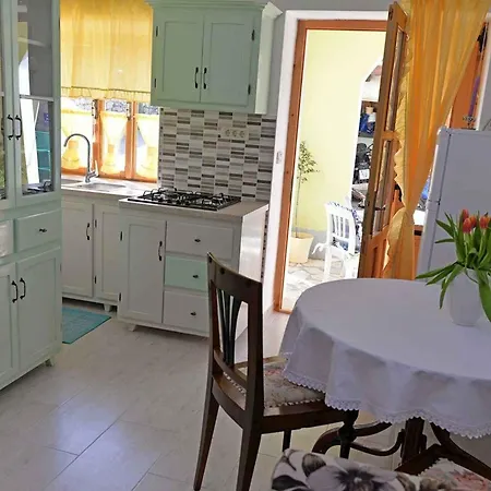 In 36494 * Veli Lošinj